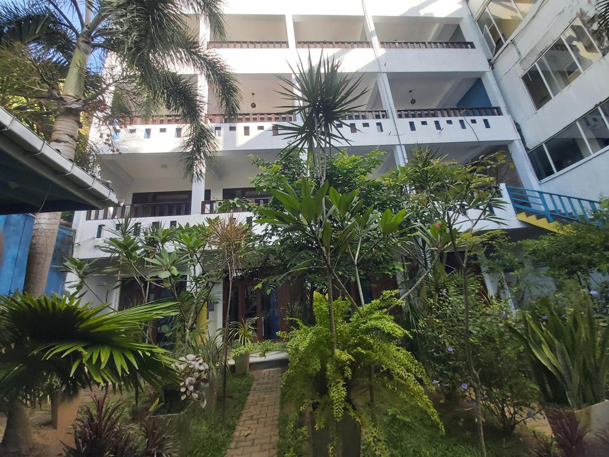 Hotel Aaradhya Mirissa Extérieur photo