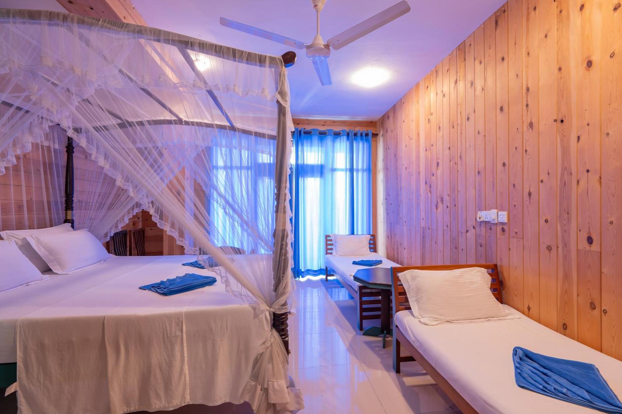Hotel Aaradhya Mirissa Extérieur photo