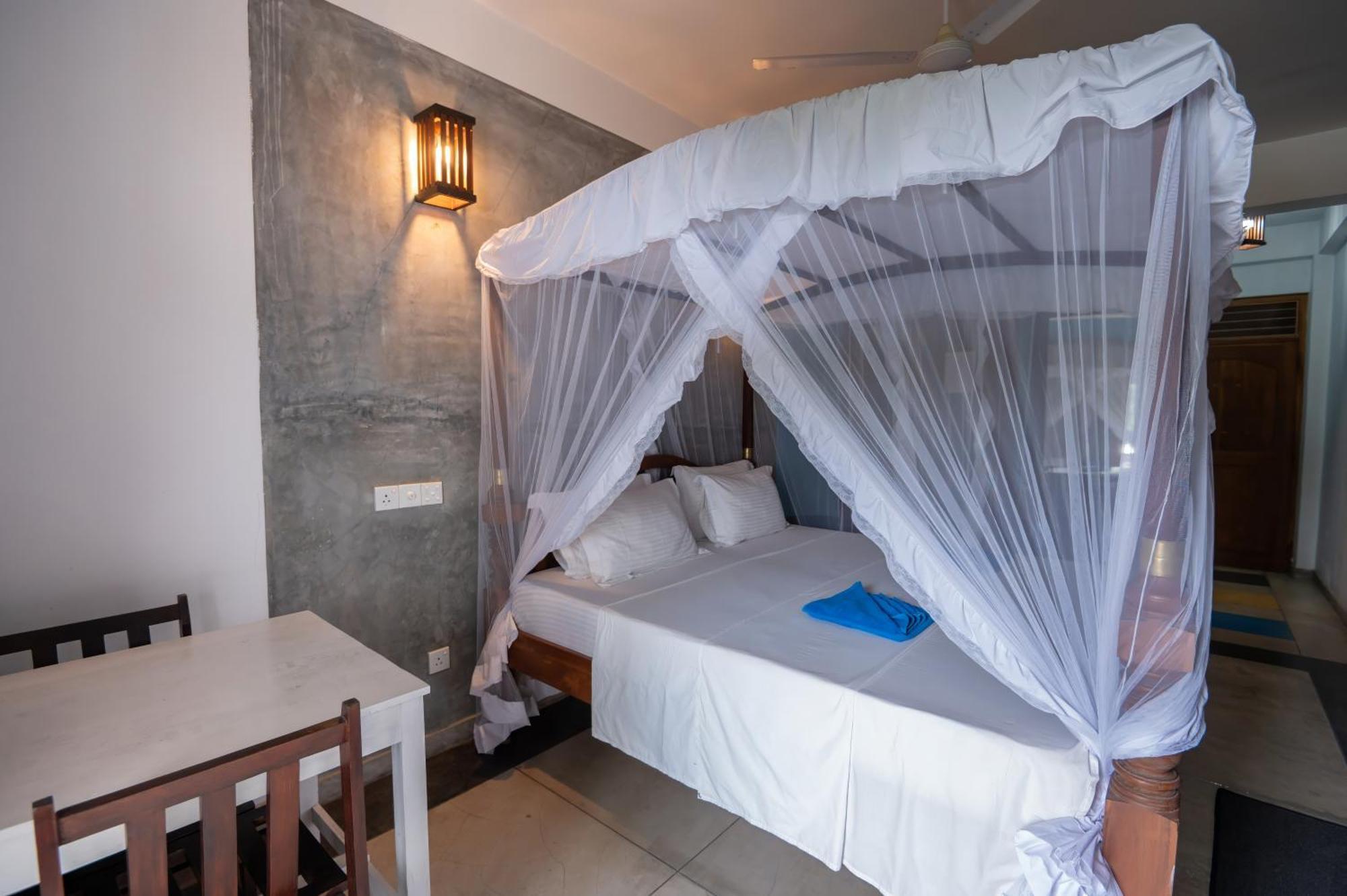 Hotel Aaradhya Mirissa Extérieur photo