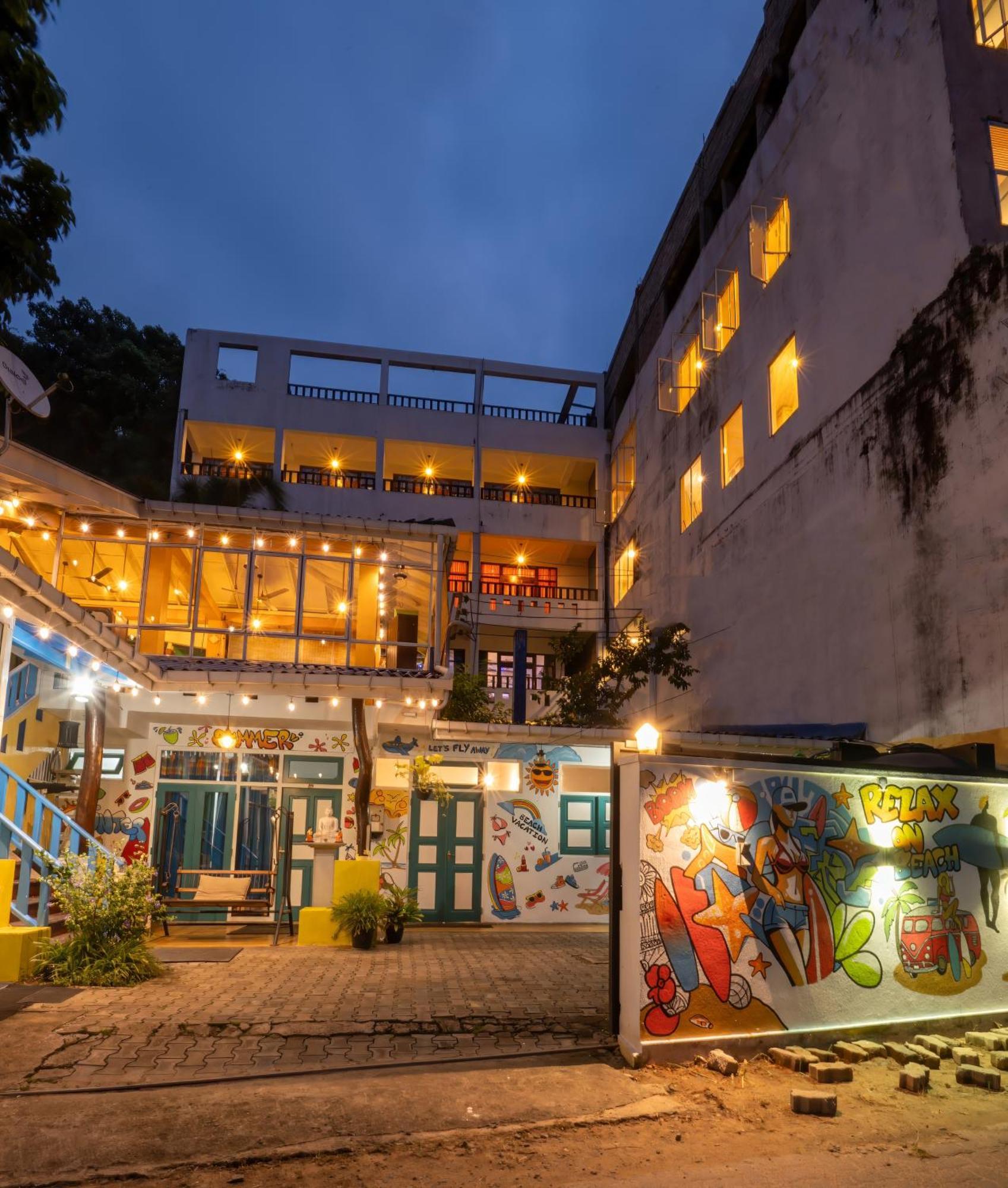 Hotel Aaradhya Mirissa Extérieur photo