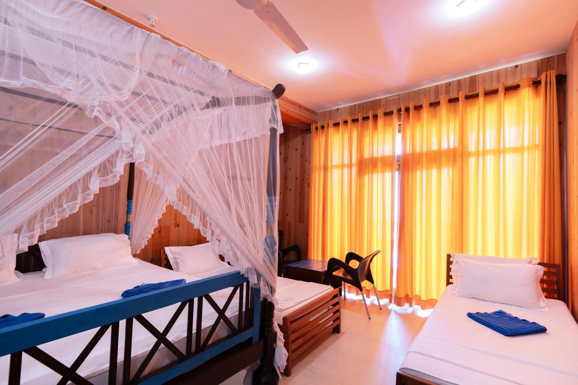 Hotel Aaradhya Mirissa Extérieur photo