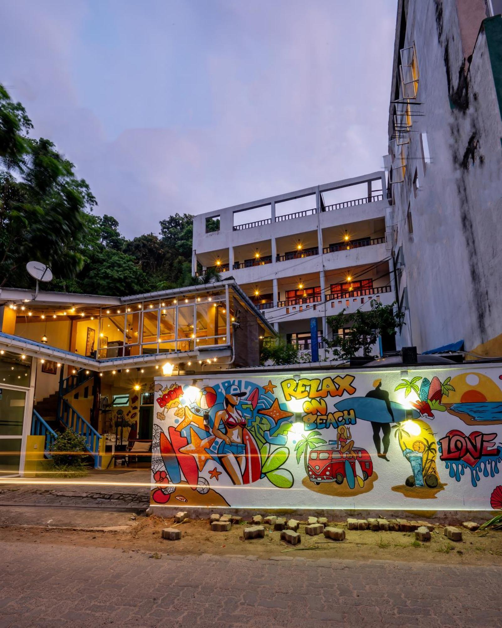Hotel Aaradhya Mirissa Extérieur photo