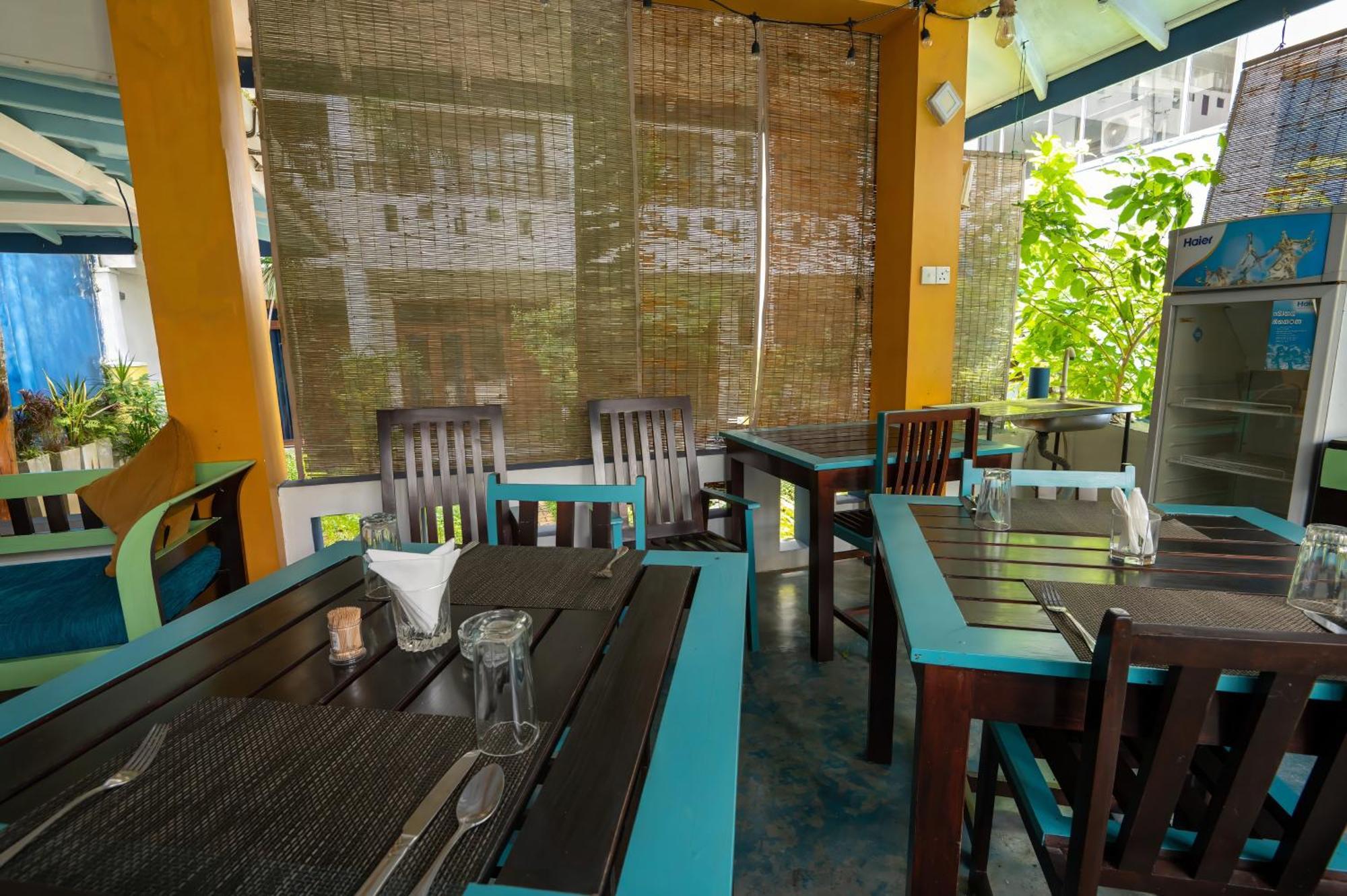 Hotel Aaradhya Mirissa Extérieur photo