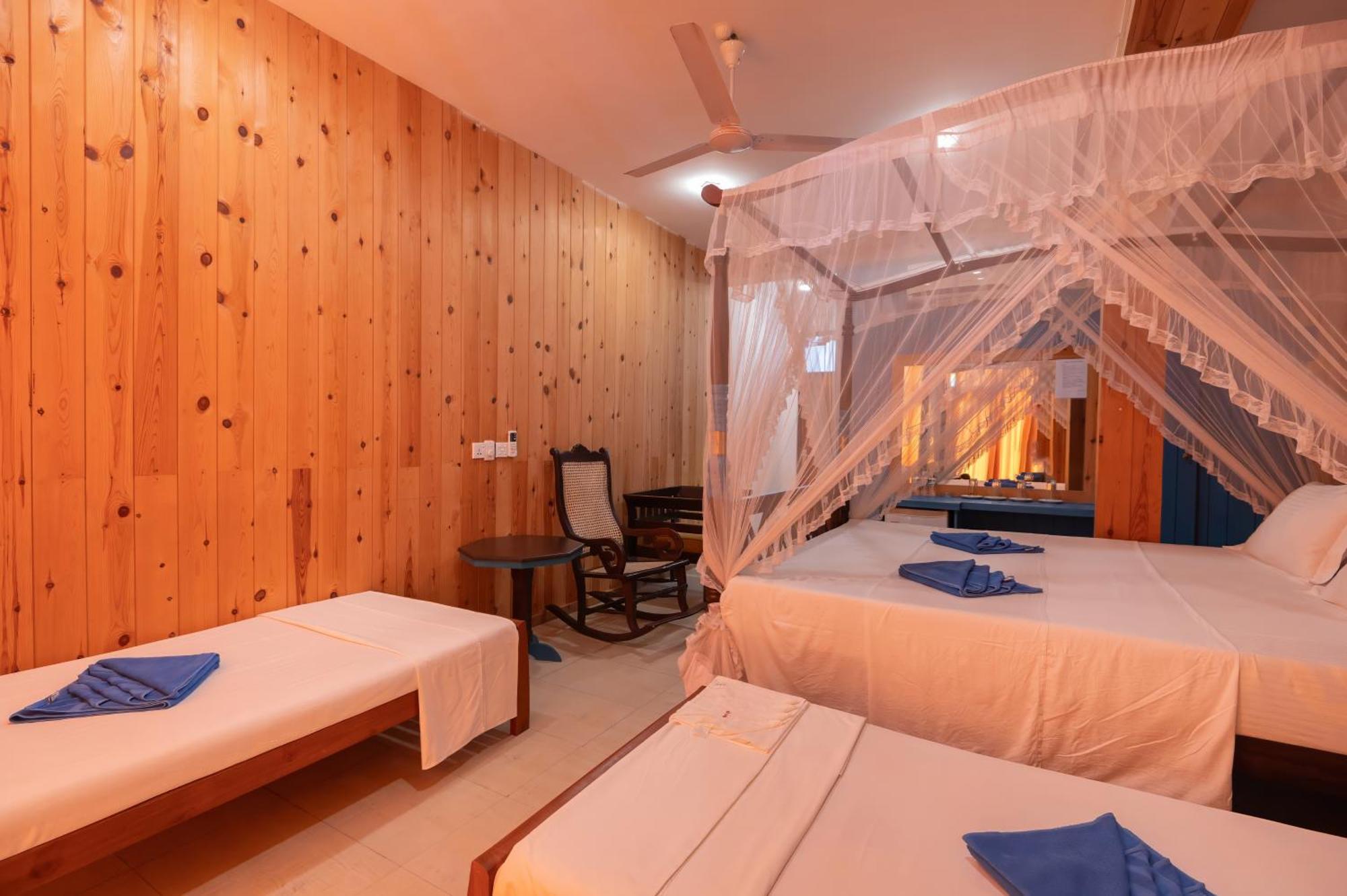 Hotel Aaradhya Mirissa Extérieur photo