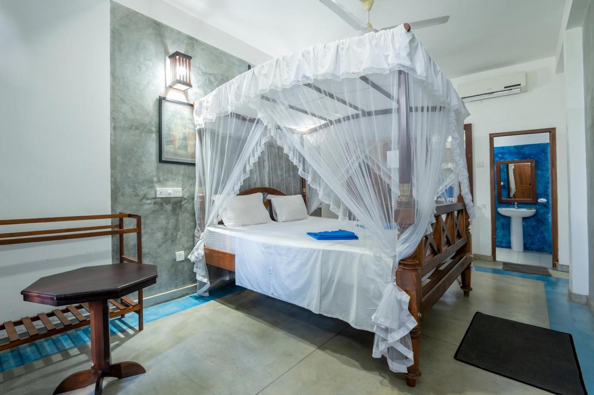 Hotel Aaradhya Mirissa Extérieur photo