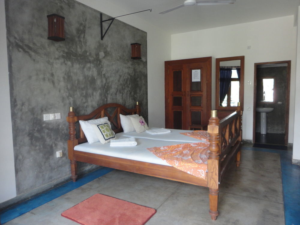 Hotel Aaradhya Mirissa Extérieur photo