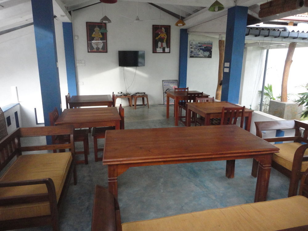 Hotel Aaradhya Mirissa Extérieur photo