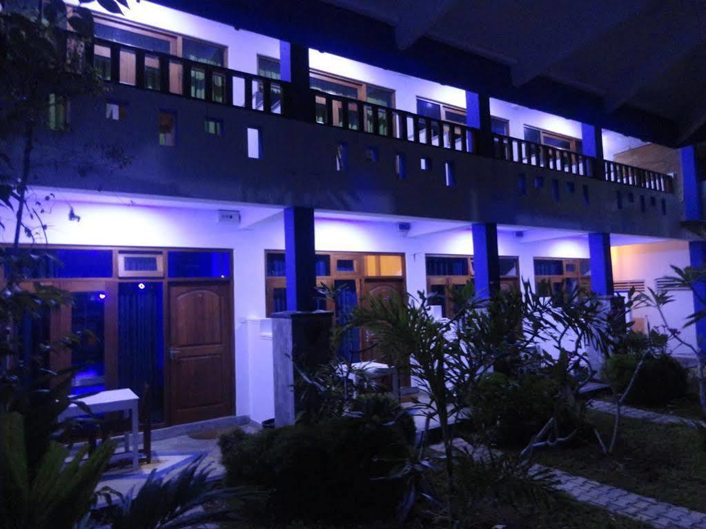 Hotel Aaradhya Mirissa Extérieur photo