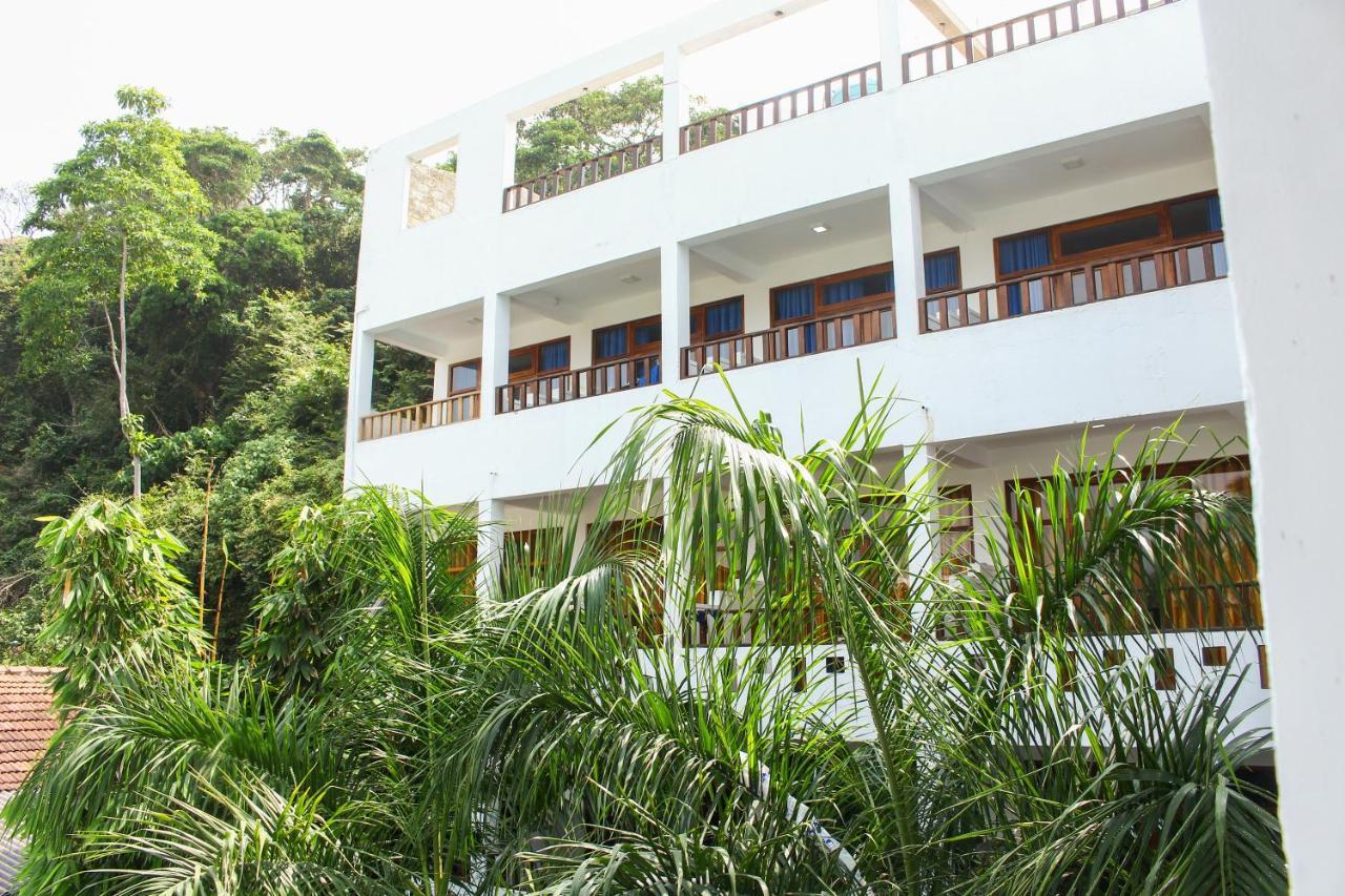 Hotel Aaradhya Mirissa Extérieur photo