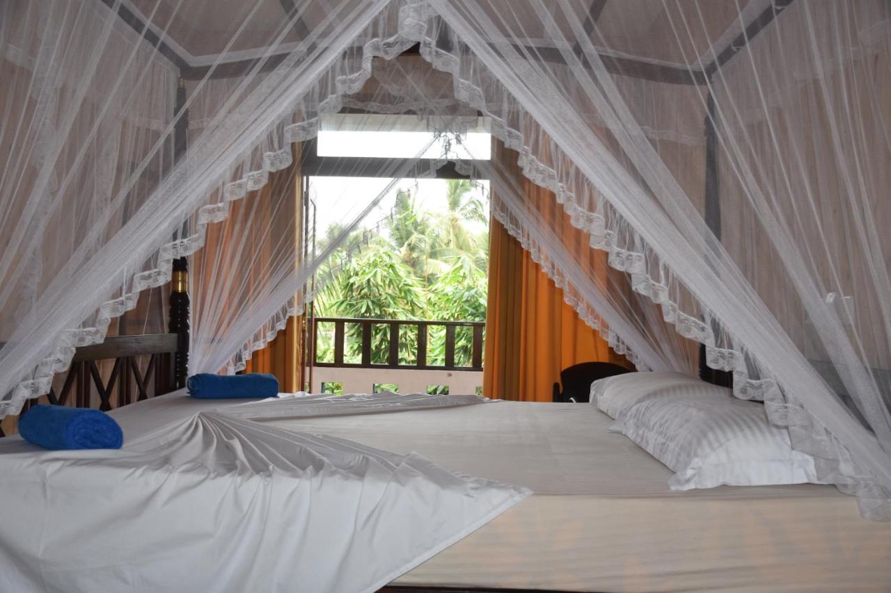 Hotel Aaradhya Mirissa Extérieur photo