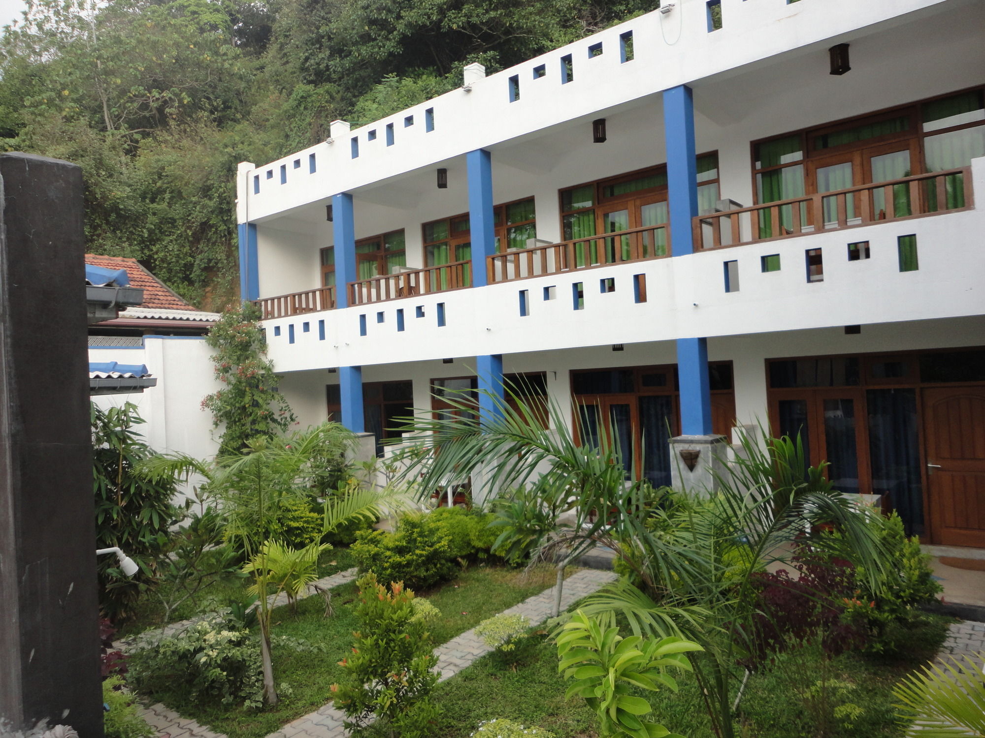 Hotel Aaradhya Mirissa Extérieur photo