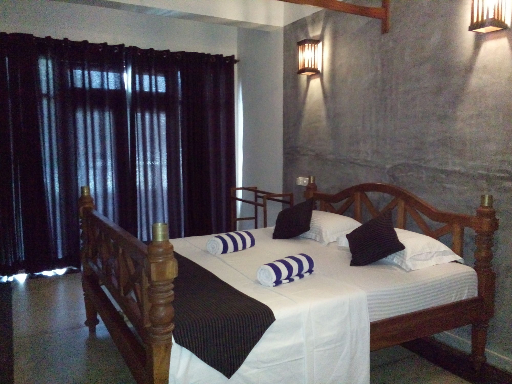Hotel Aaradhya Mirissa Extérieur photo