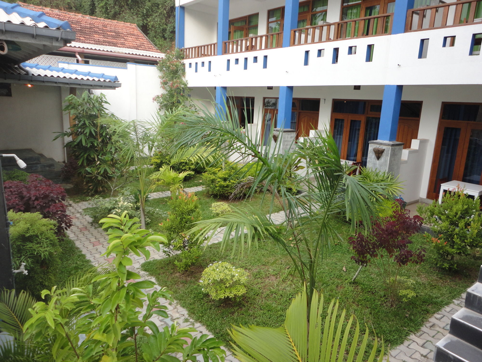 Hotel Aaradhya Mirissa Extérieur photo