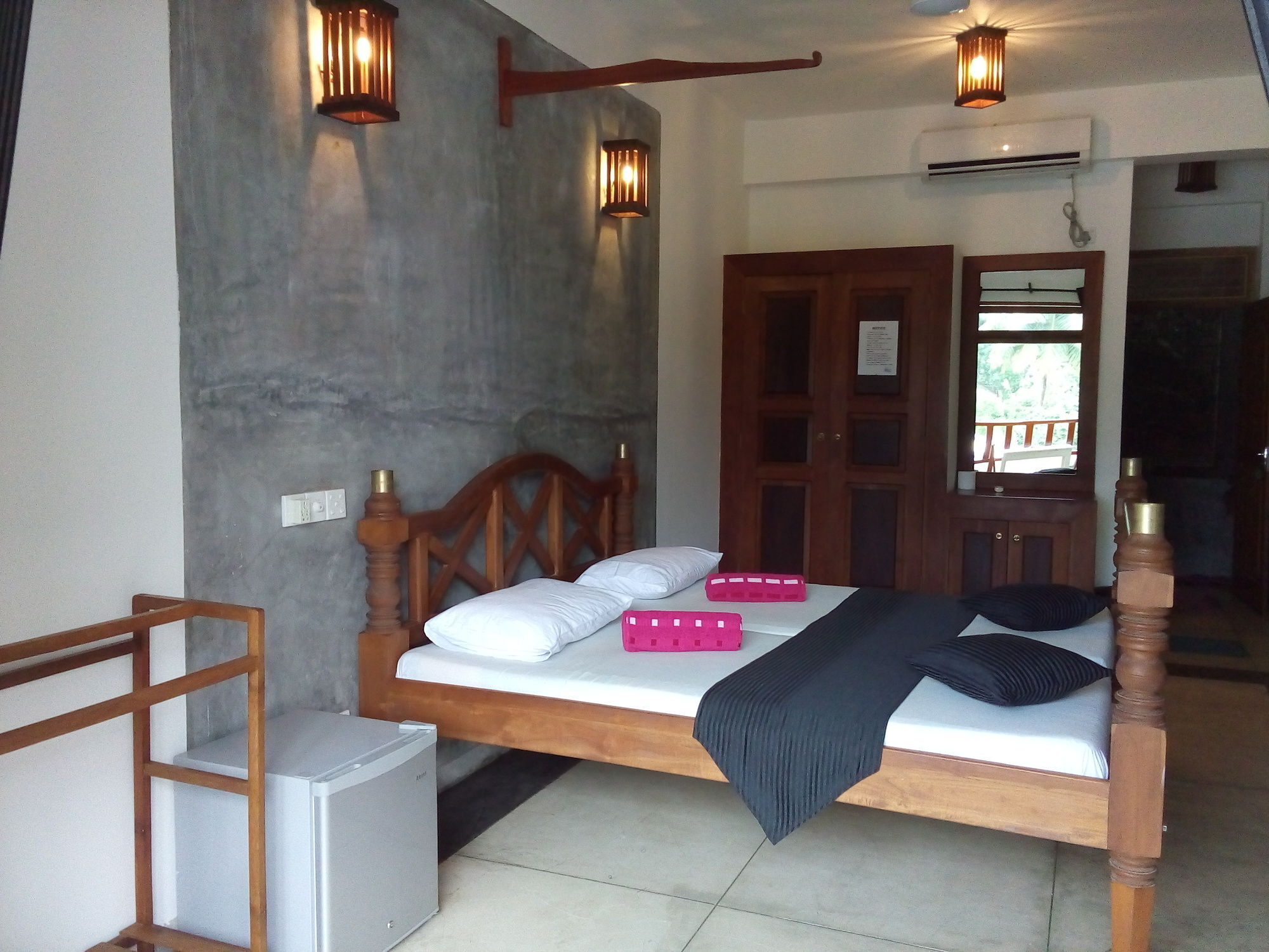 Hotel Aaradhya Mirissa Extérieur photo
